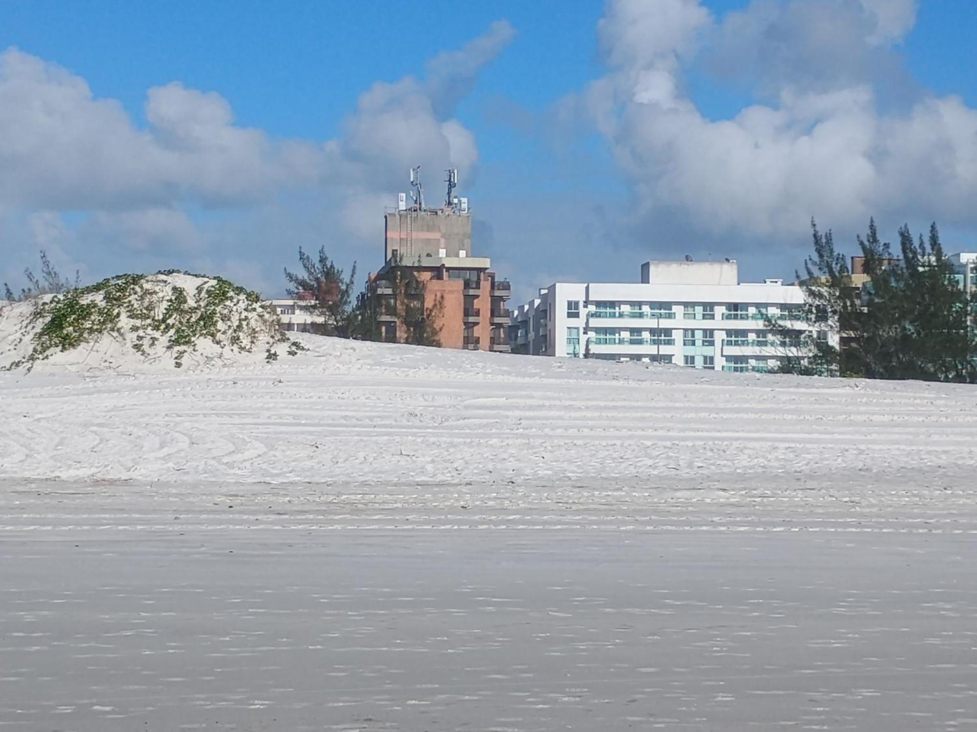 Apartamento Charmoso Em Frente A Praia Em Cabo Frio Bagian luar foto